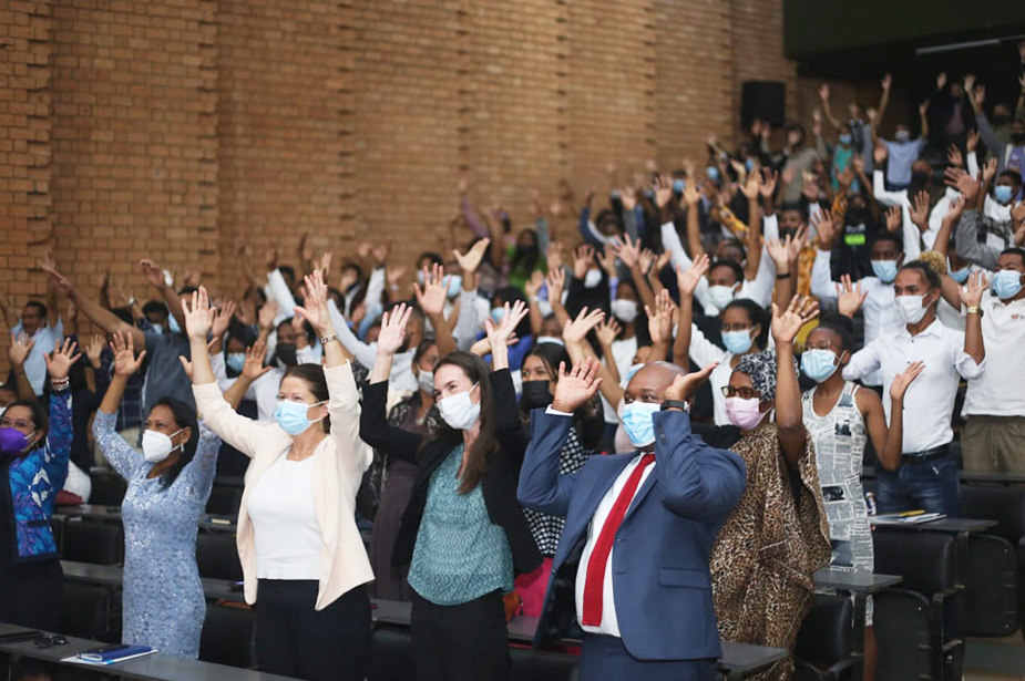 The Rary Aro Mada Symposium (December 2021) had 454 young students participate. Among the six sessions organised was to advocate for the adoption of the draft bill on human rights defenders. Front row, centre, UN Human Rights Senior Human Rights Adviser, Sabine Lauber. © UN Madagascar