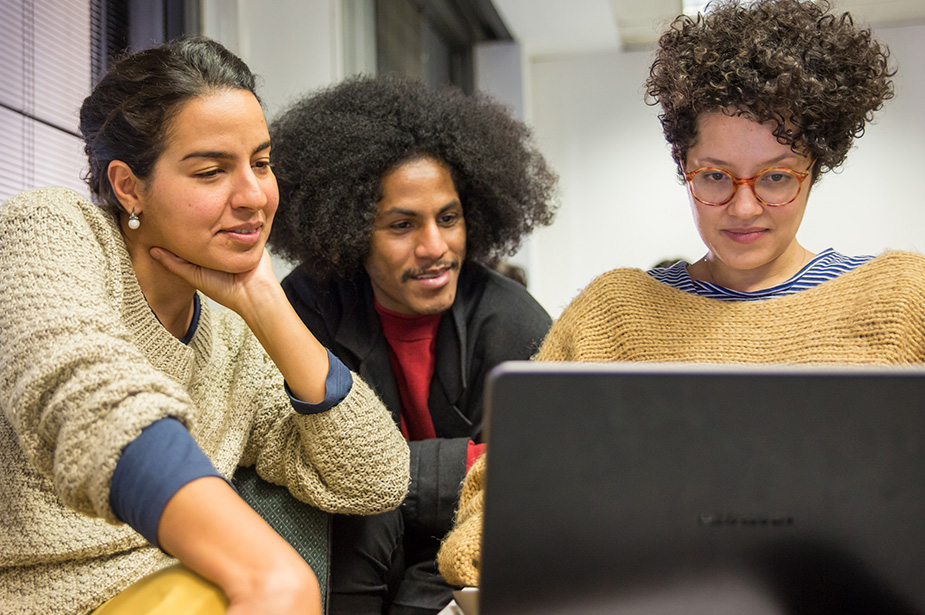 Participants editing content on women and LGBTI rights during an editathon organized by Wikimedia and UN Human Rights in Buenos Aires, Argentina, July 2019. © OHCHR Photo