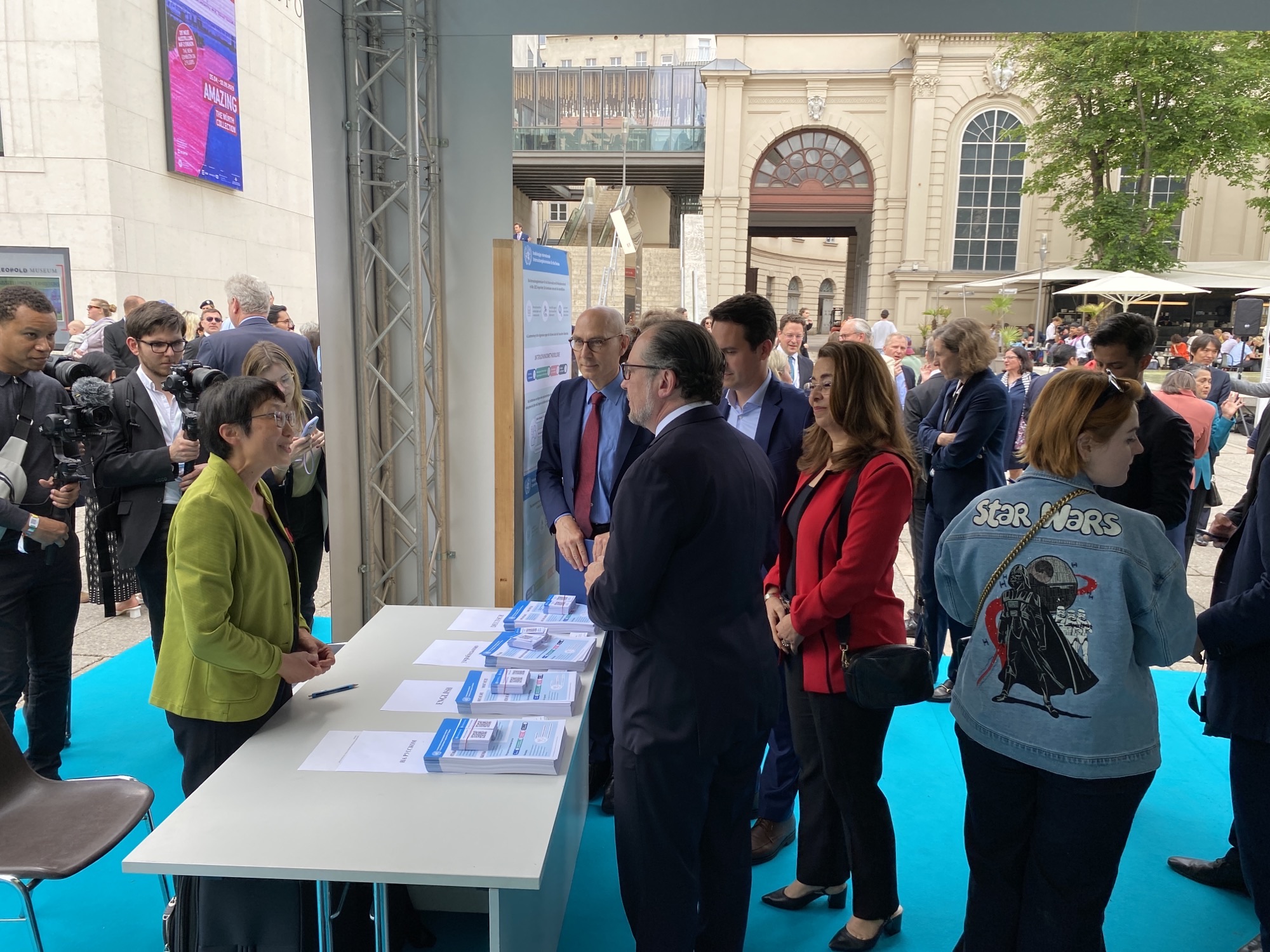 La Comisión participó en la Feria de Derechos Humanos de Viena, que recibió la visita del Ministro Federal austriaco de Asuntos Europeos e Internacionales, Alexander Schallenberg; el Alto Comisionado de las Naciones Unidas para los Derechos Humanos, Volker Türk; el Director General de la Oficina de las Naciones Unidas en Viena, Ghada Waly, y el Teniente de Alcalde de Viena y Vicegobernador, Christoph Wiederkehr, 6 de junio de 2023.