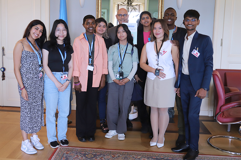 Child advisors of the Committee on the Rights of the Child meet with the UN High Commissioner for Human Rights, Volker Türk in Geneva. © Petre Oprea/OHCHR