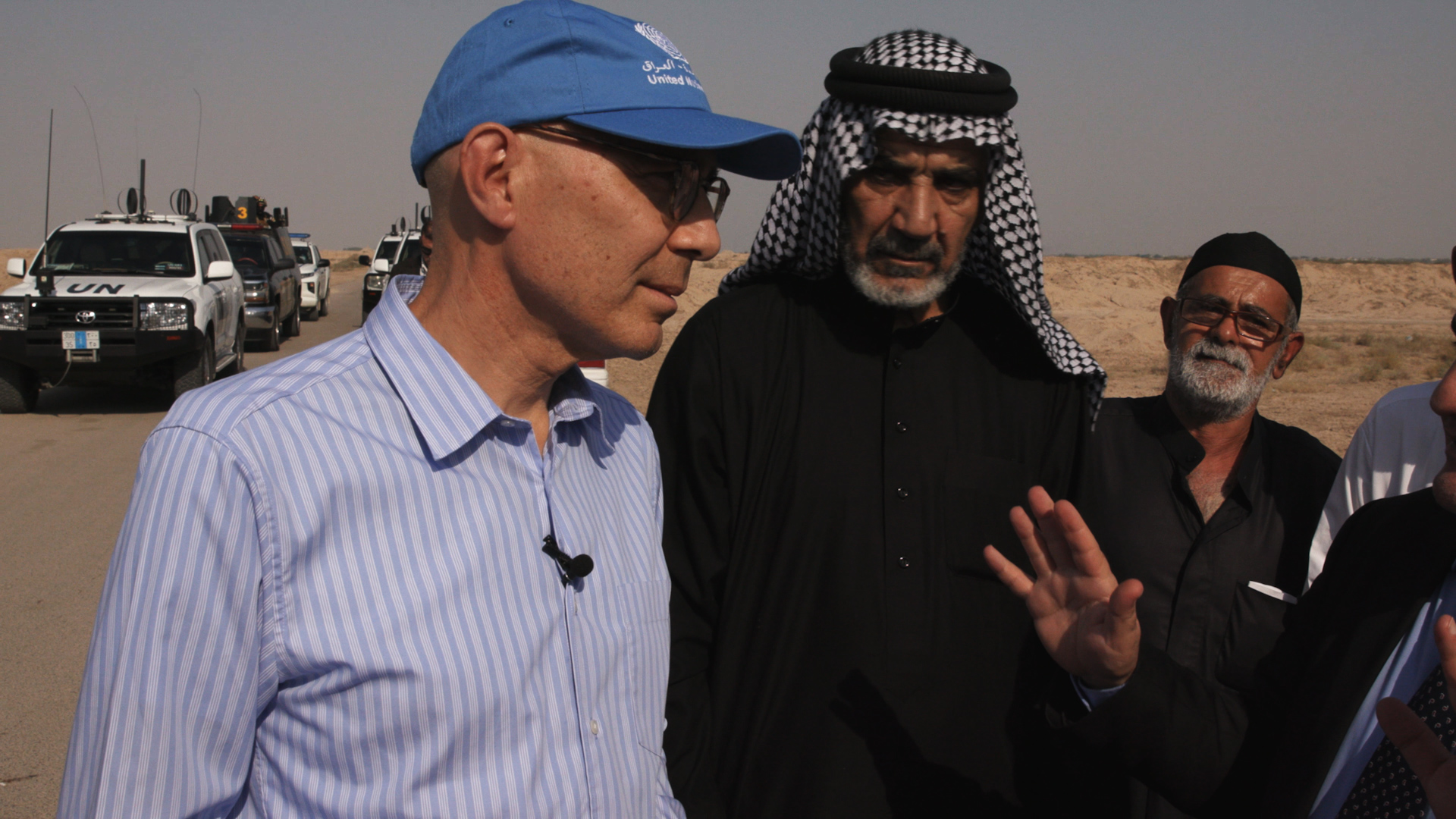 Le Haut-Commissaire aux droits de l’homme rencontre un ancien agriculteur de la région du Chatt el-Arab, au sud de Bassorah, en Iraq, en août dernier. © HCDH, le 8 août 2023.