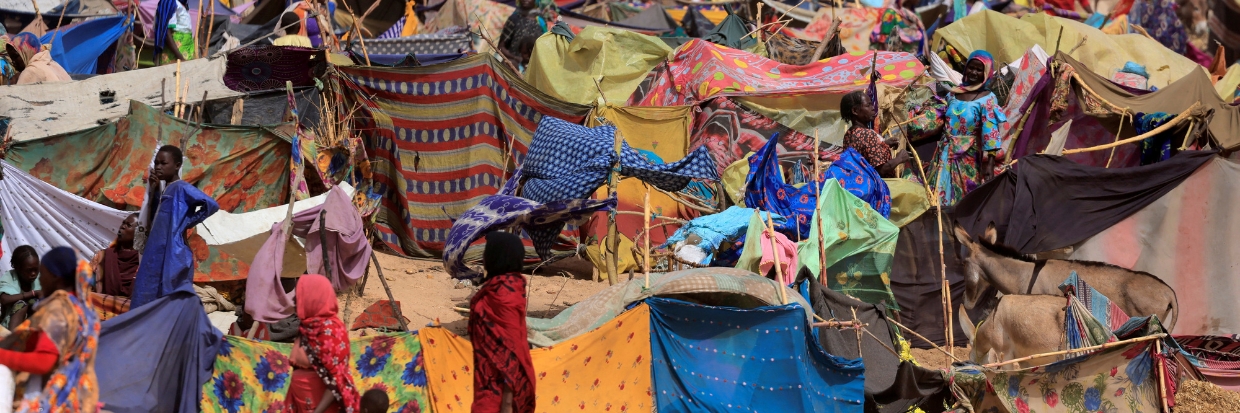 A view of makeshift shelters of Sudanese people who fled the conflict in Sudan's Darfur region and were previously internally displaced in Sudan, near the border between Sudan and Chad, in Borota, Chad, May 13, 2023 © REUTERS/Zohra Bensemra