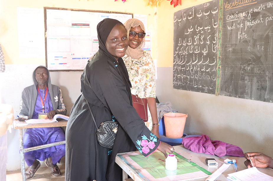 Women and young people turned out in large numbers to vote in the presidential vote. © OHCHR-WARO/Habibou Dia