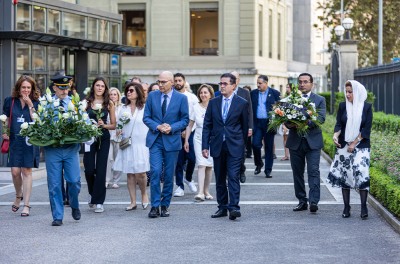 Volker Türk leading a group of colleagues, friends and family during the memorial ceremony. ©OHCHR/Pierre Albouy