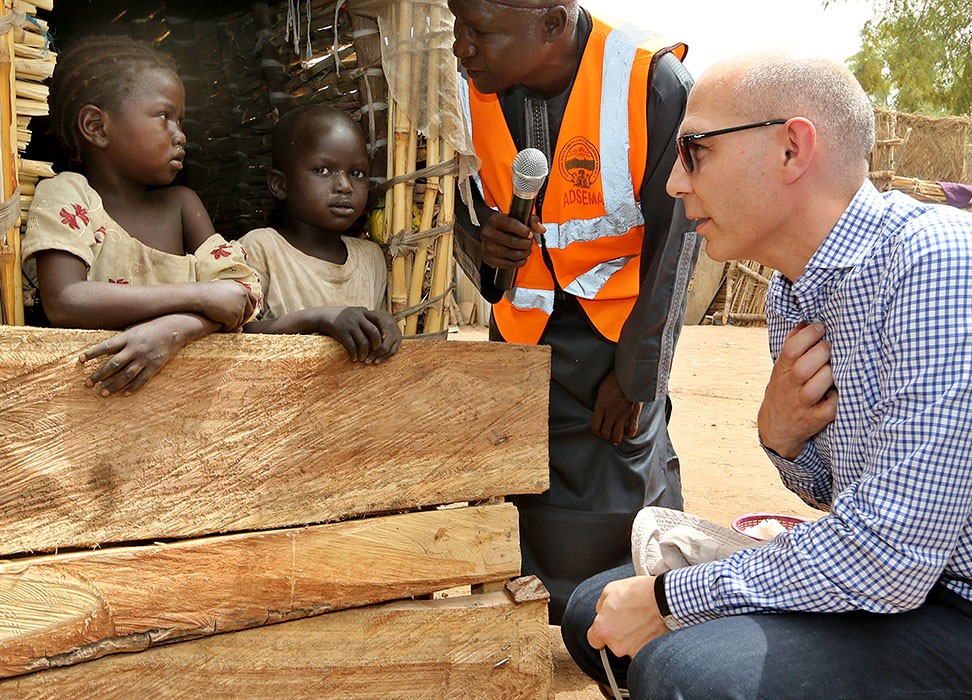 高级专员福尔克尔·蒂尔克（Volker Türk）在难民署的一次访问任务期间 ©难民署