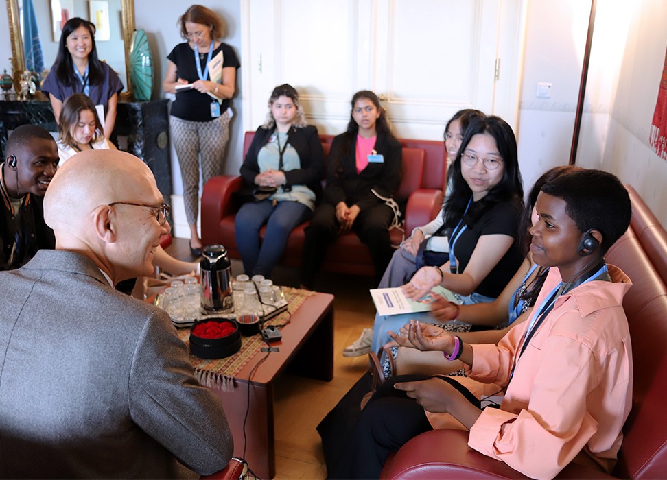 Des membres du Comité des droits de l’enfant rencontrent Volker Türk, Haut-Commissaire des Nations Unies aux droits de l’homme. © HCDH