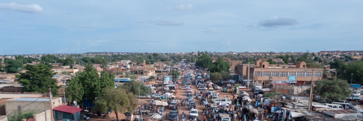 Supporters of the military junta take to the streets during a protest against sanctions imposed by the Economic Community of West African States (ECOWAS), in Niamey, Niger, 10 August 2023. Two weeks have passed since democratically elected Niger President Mohamed Bazoum was ousted in a coup led by General Abdourahmane Tchiani, head of the presidential guard. © EPA-EFE/LUFF