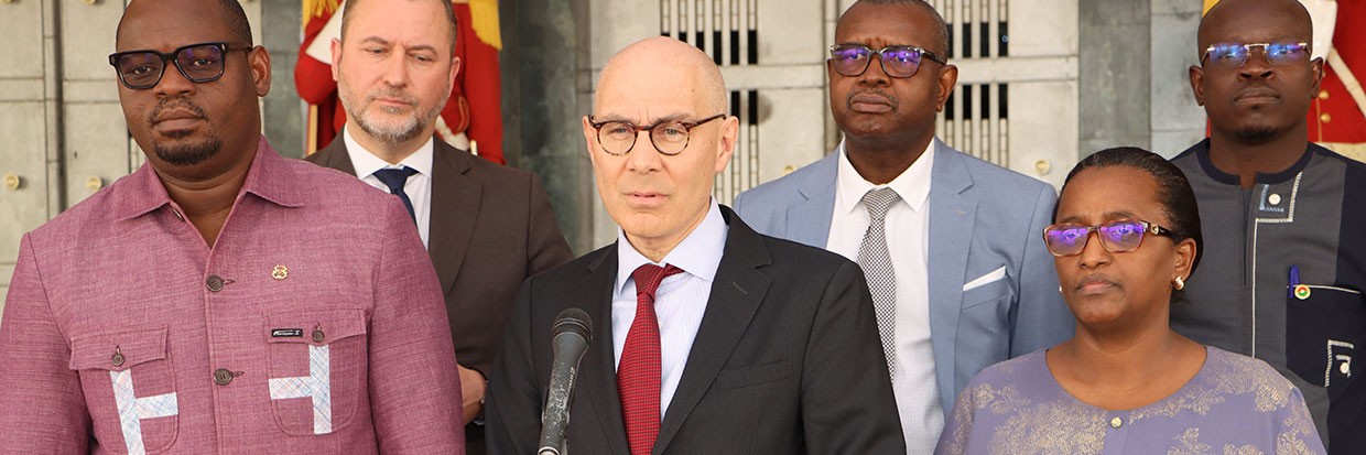 United Nations High Commissioner speaking to the Press in Ouagadougou Burkina Faso © UN