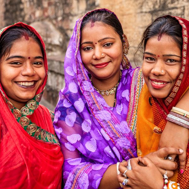 Portrait of young Indian women, Jodhpur, India. © Getty Images