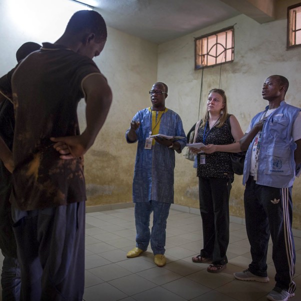 MINUSMA Human Rights Officers conduct routine monitoring visit in Sevare jail, Sevare, 2 June 2017. © MINUSMA/Sylvain Liechti