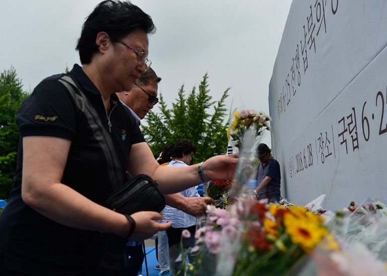 Families gather at a Korean War Abductees Remembrance Day event © OHCHR 