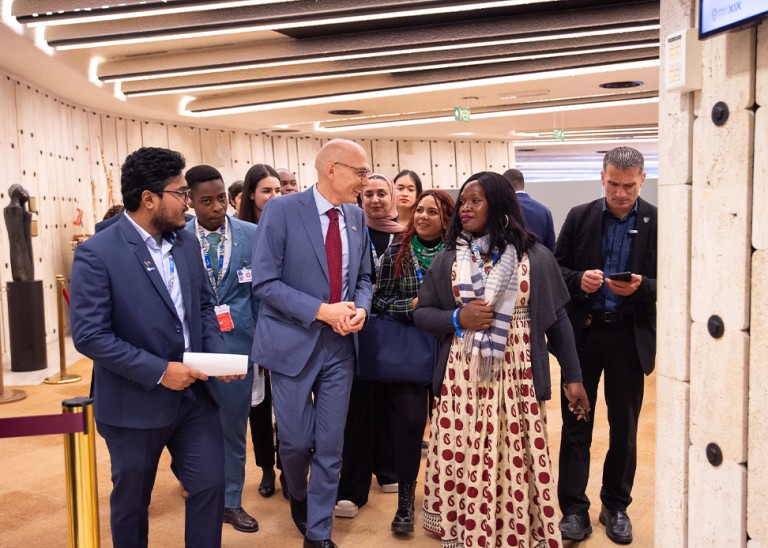 UN Human Rights Chief Volker Türk shared a moment with members of the UN Human Rights Youth Advisory Group. ©OHCHR/Irina Popa